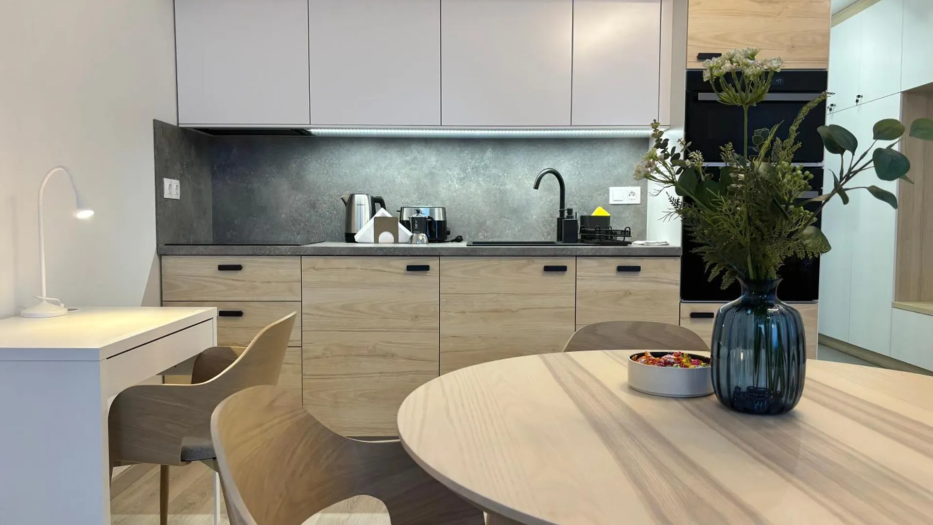 Budapest Spirit - Azure Sky With Free Parking Apartment