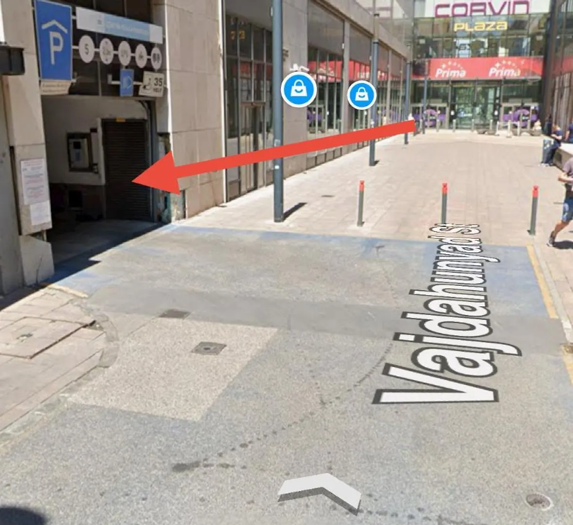 Budapest Spirit - Azure Sky With Free Parking
